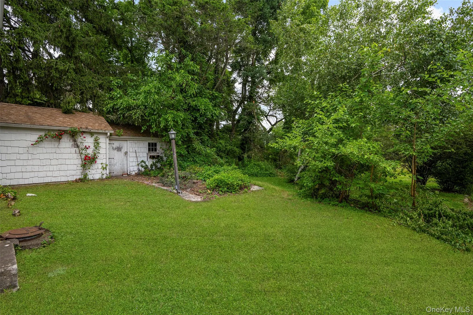 416 Rushmore Avenue Photo 17