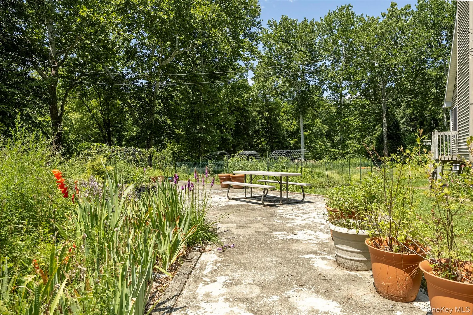 13-14 Creekside Place Photo 48