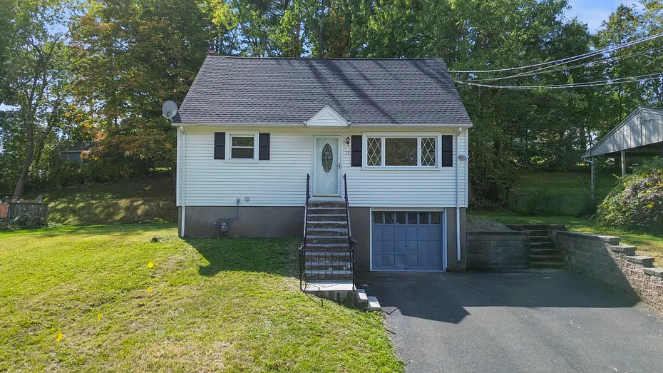 15 Christine Drive Photo 1