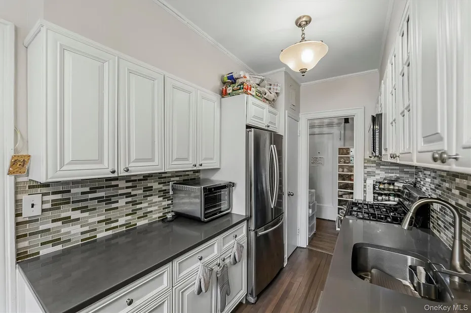 19 William Street  #2D Photo 7