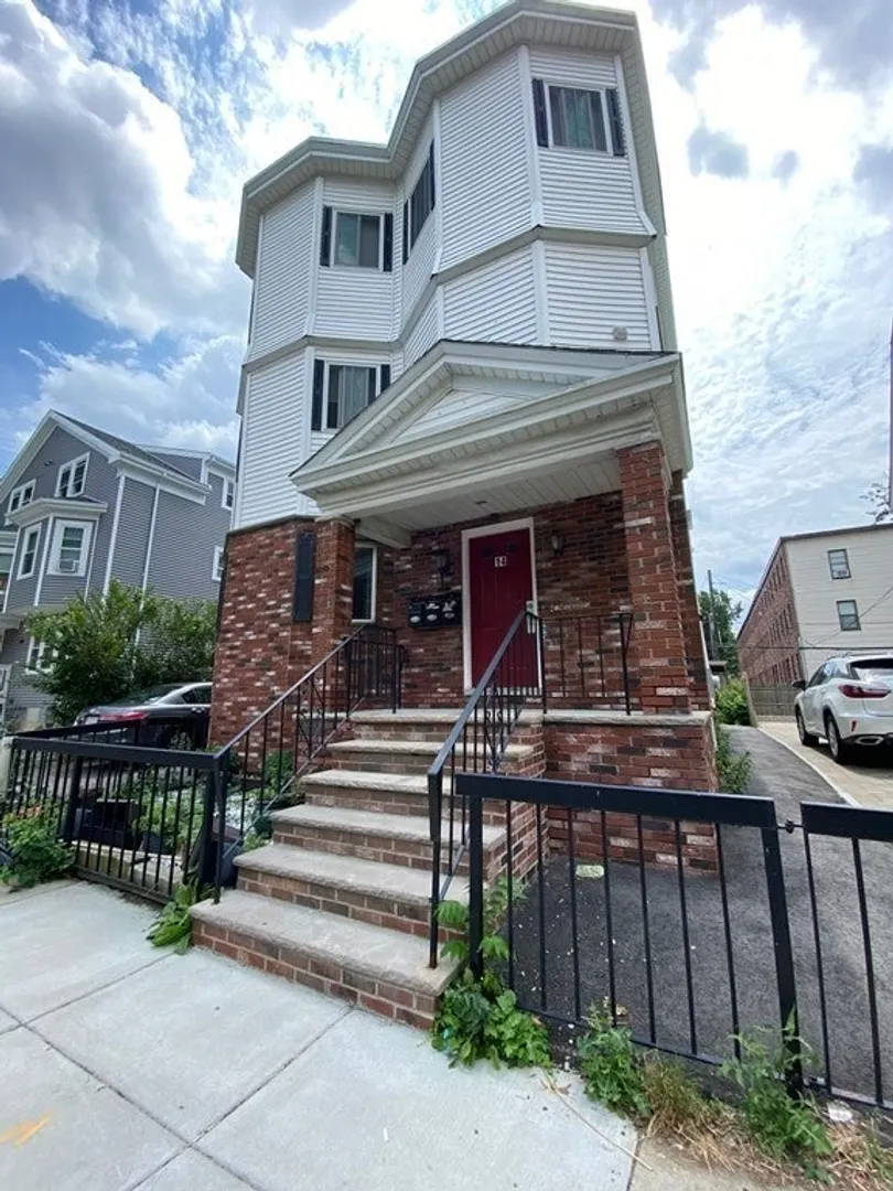 14 Mallet St #1 Photo 1
