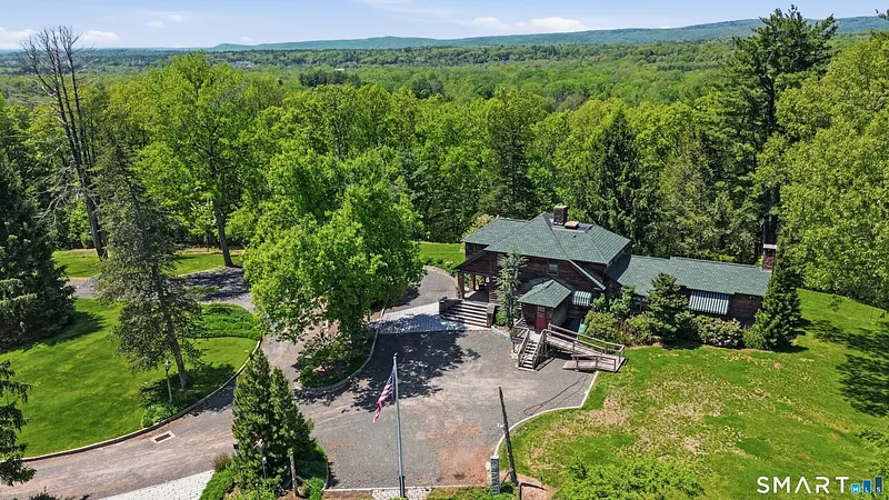 2 Quarry Road Photo 35