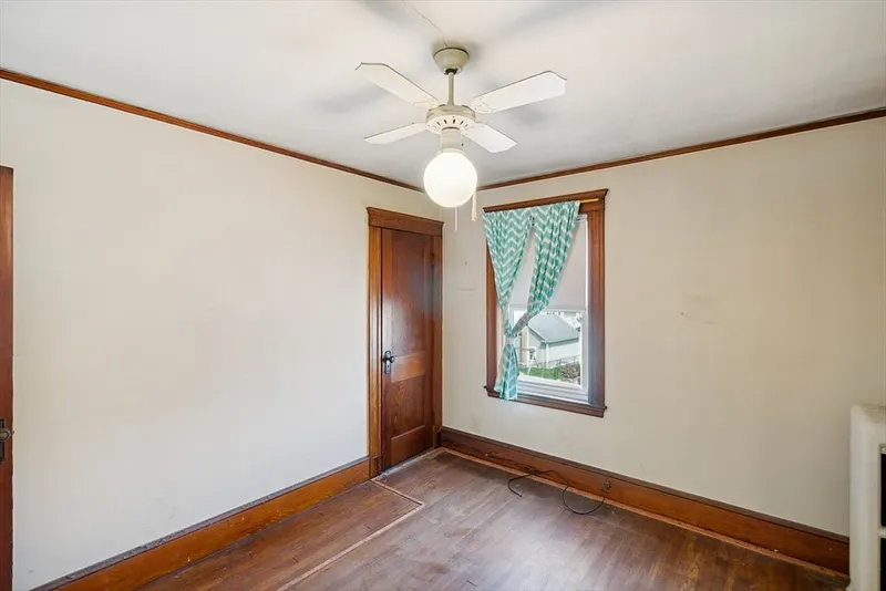 64 Bates Ave Photo 16