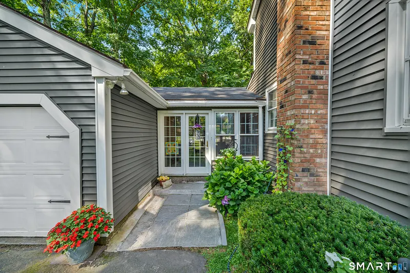 Suffield Single Family Photo 6