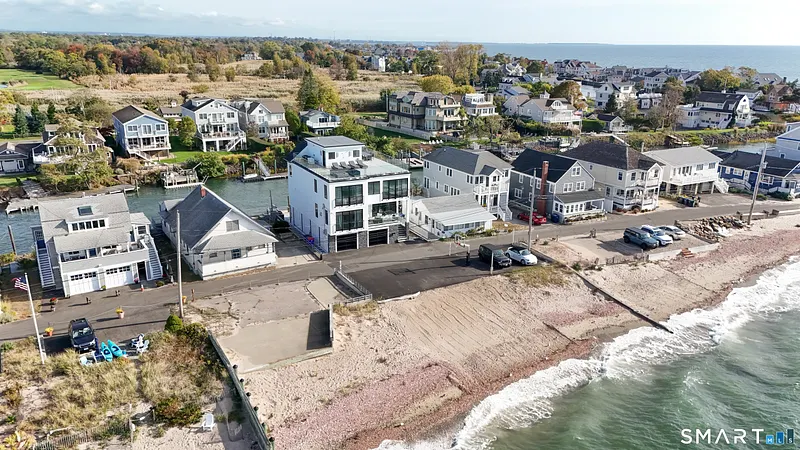 2268 Fairfield Beach Road Photo 4