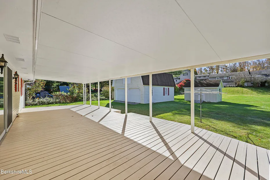 64 Devonshire Dr Photo 51