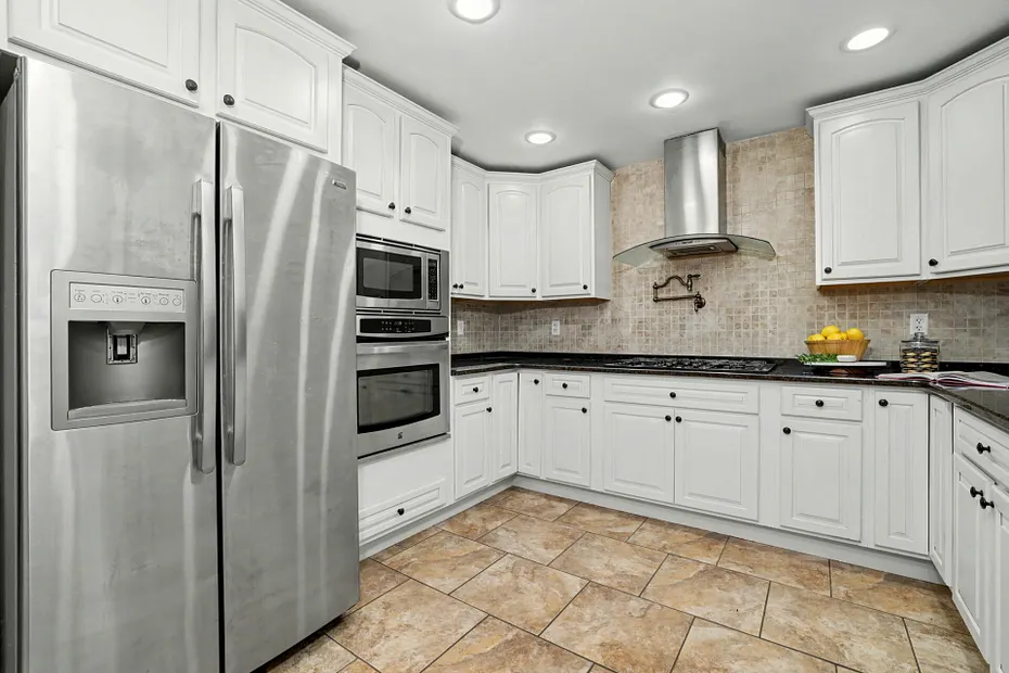 1226 Litchfield Road Photo 7