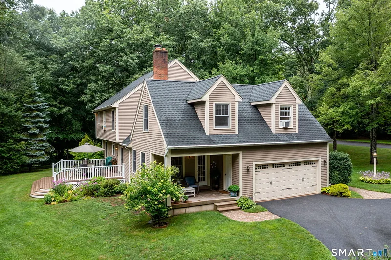 31 Knollwood Drive Photo 3
