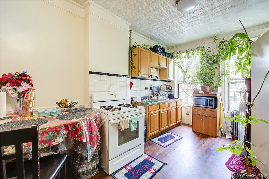 1718 Himrod Street Photo 21