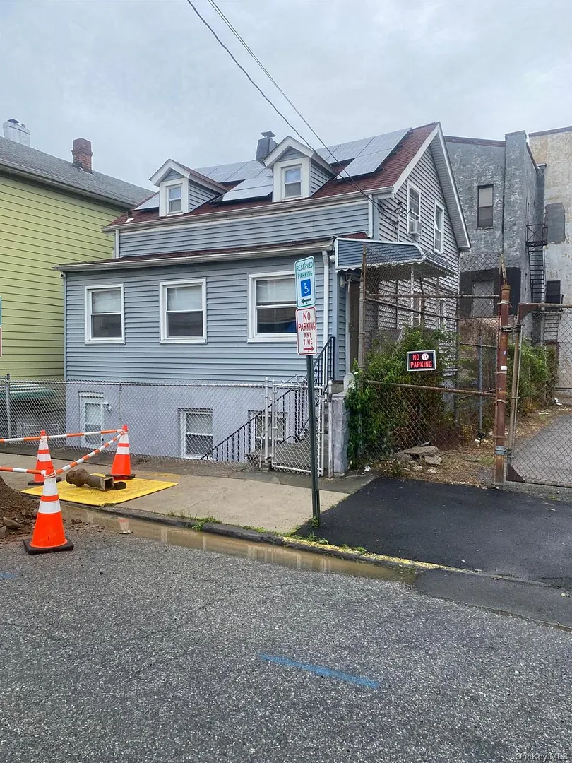 8 Morris Place Photo 1