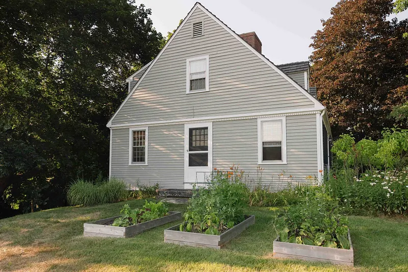 636 Bernardston Rd Photo 3