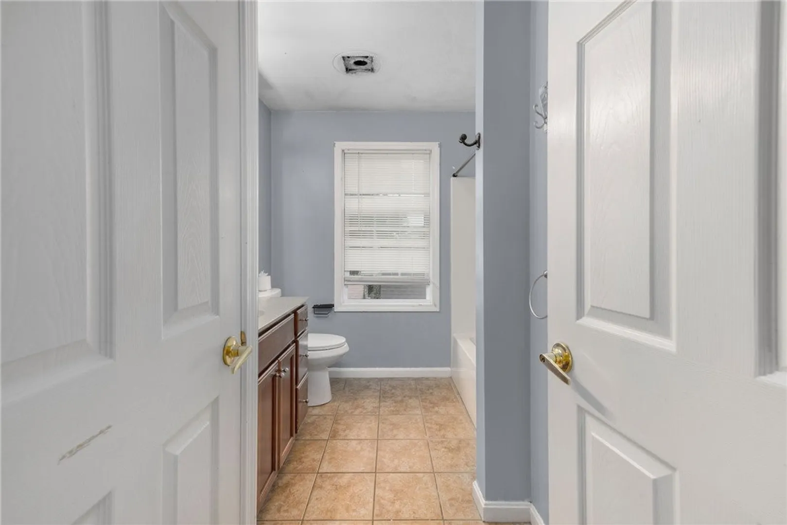 22 Aiken Street Photo 15