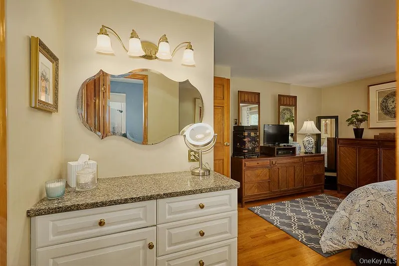 8 Carroll Drive Photo 28