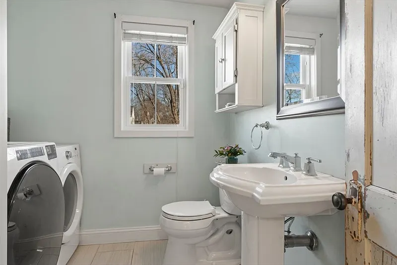 30 Rockland St Photo 12