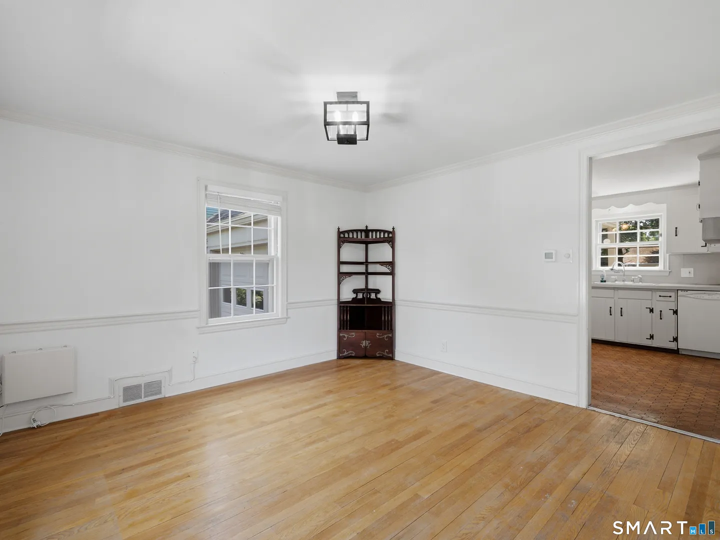 2409 Albany Avenue Photo 12