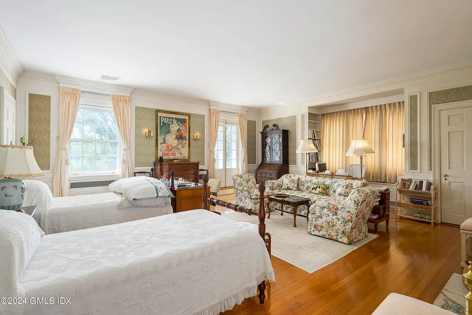 10 Cliffdale Road Photo 21