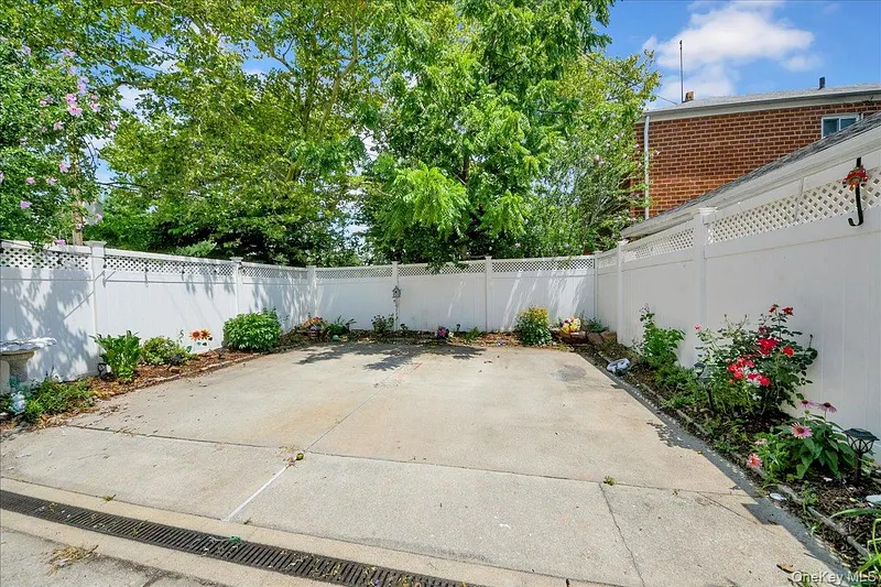 322 Logan Avenue Photo 26