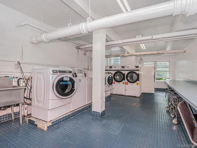 679 W 239th Street W  #3J Photo 9