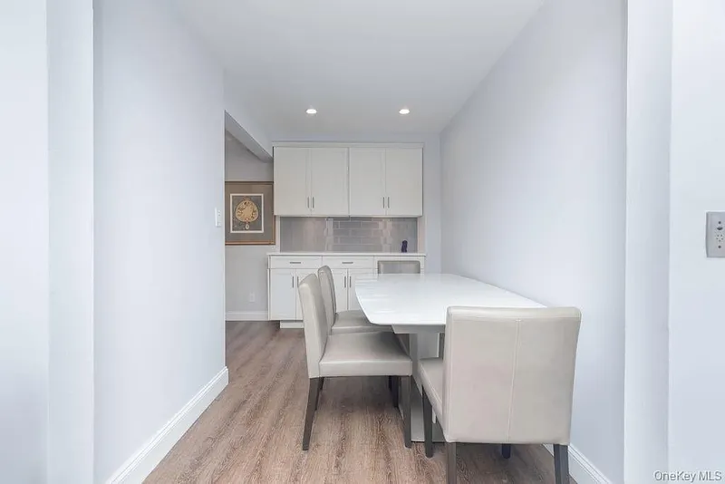 15 Leewood Circle  #1R Photo 3