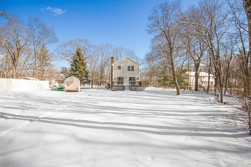 532 Forest St Photo 24