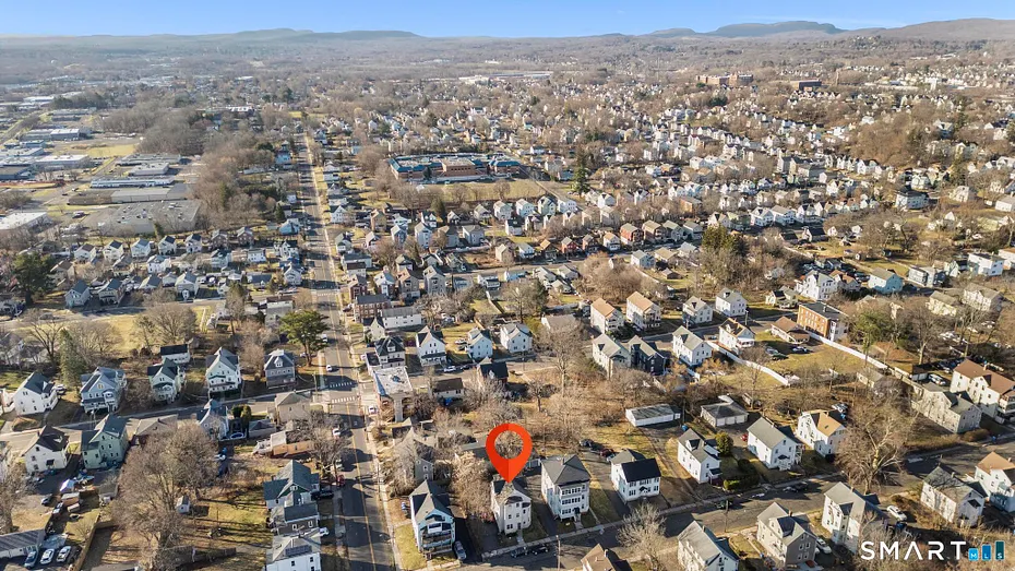105 Rhodes Street Photo 2