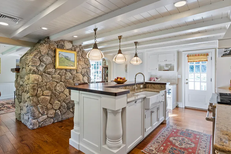 6 Pine Hill Road Photo 15