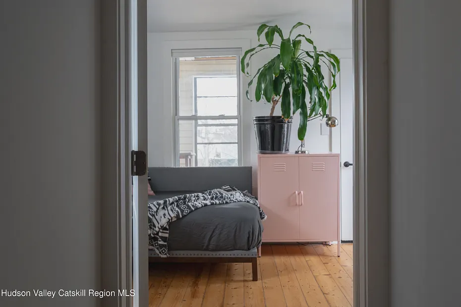 517 State Street Photo 7