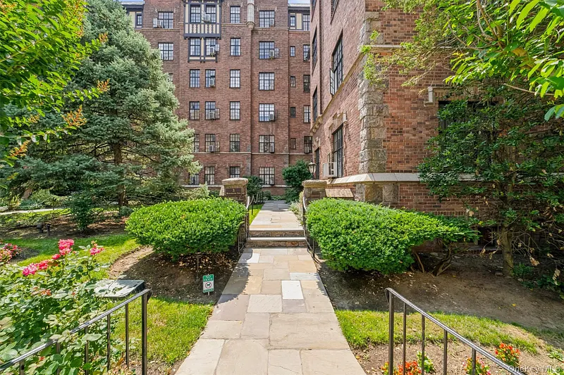 2 Westchester Avenue  #4N Photo 4