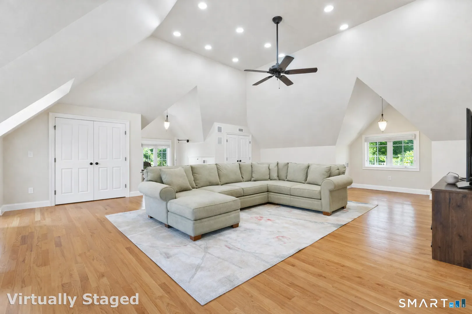2 Longwood Drive Photo 8