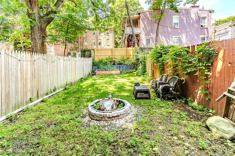 70 Lander Street Photo 34