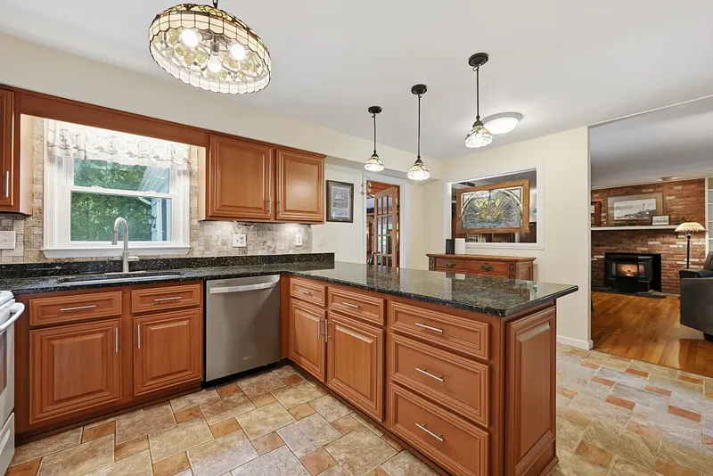 27 Danvers Road Photo 4