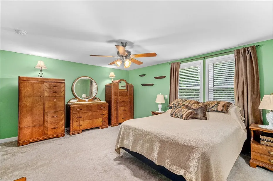 464 Gardiner Road #103 Photo 16
