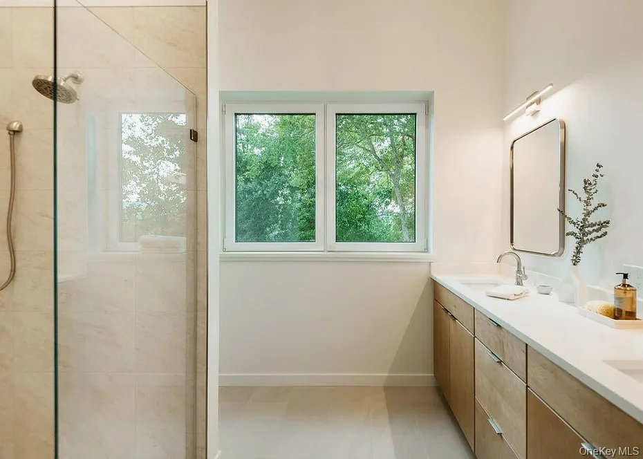 10 A Cooper Street Photo 22