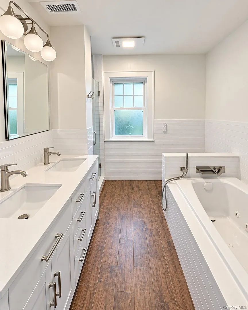 219 White Plains Road Photo 10