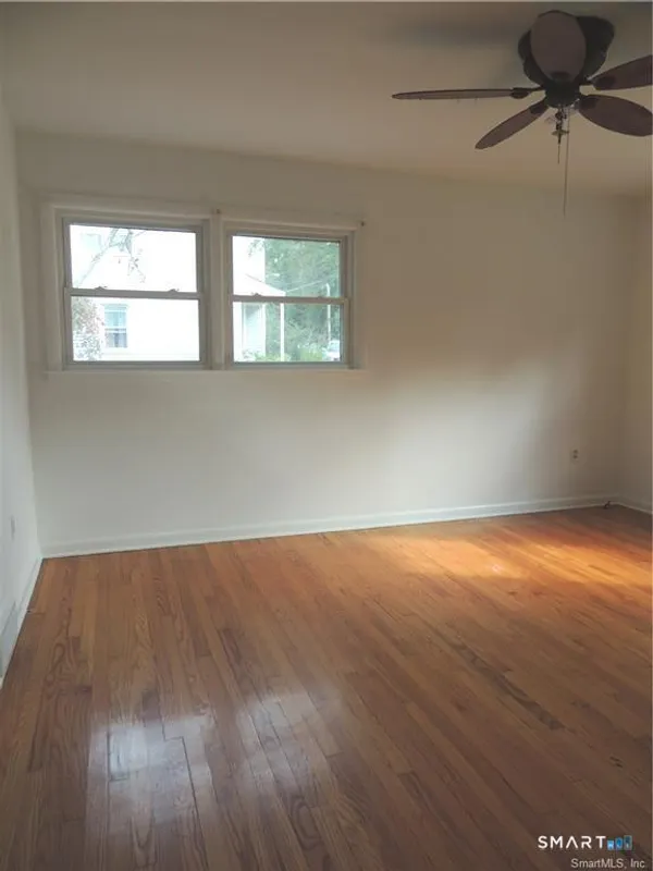 87 Hotchkiss Grove Road Photo 7
