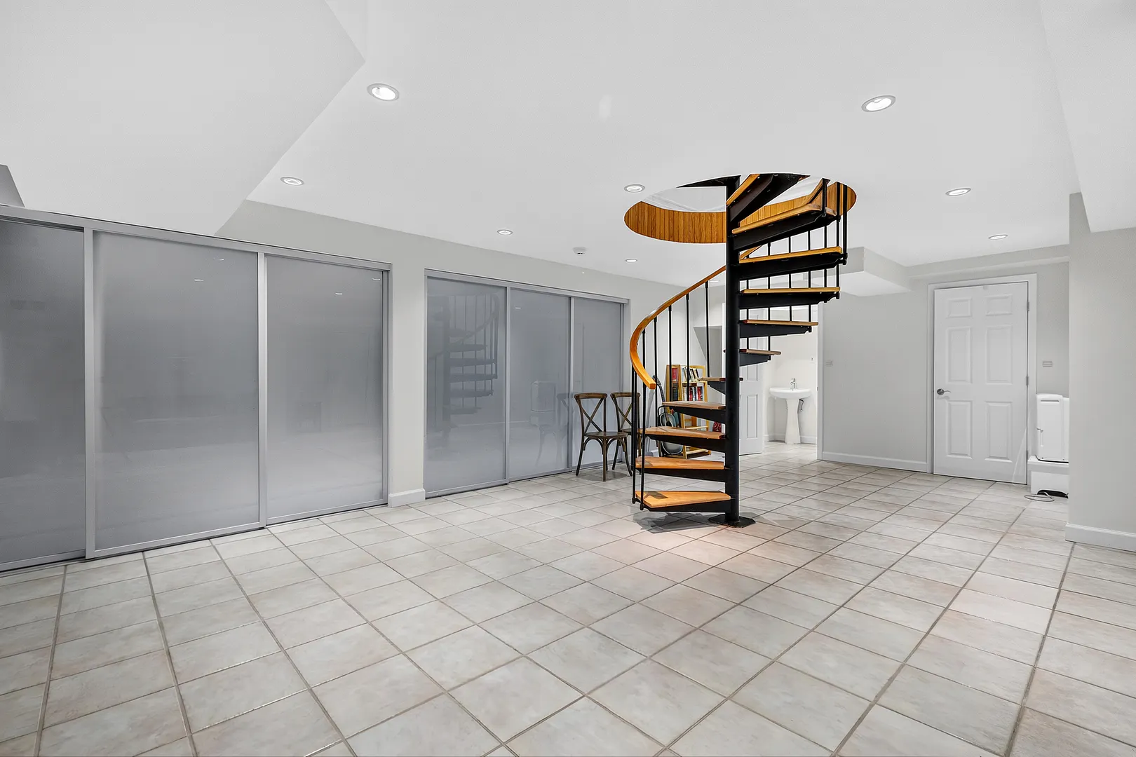 191 Beechmont Drive Photo 41