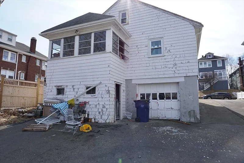 46 Cedrus Ave Photo 3