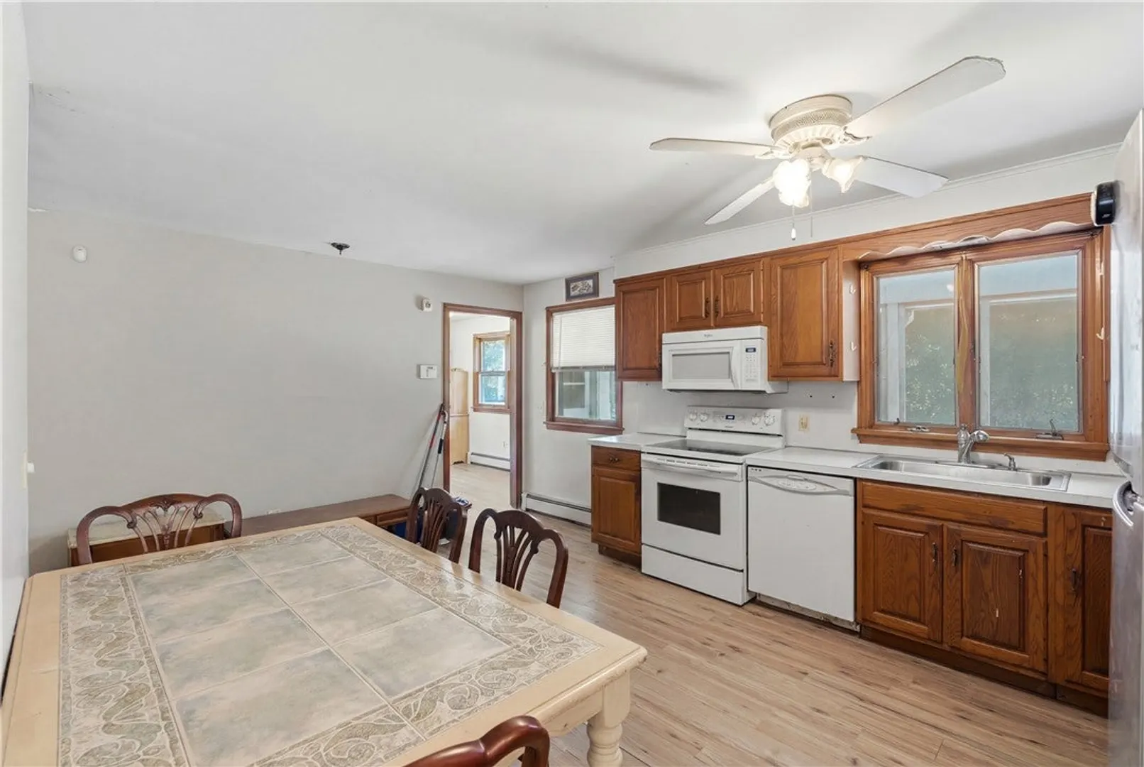 42 Charles Avenue Photo 6