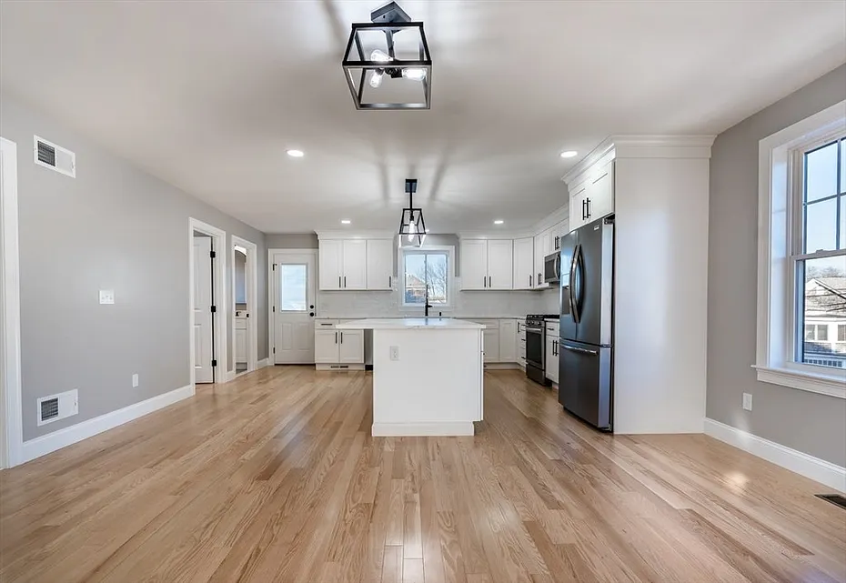 214 Horton St Photo 5