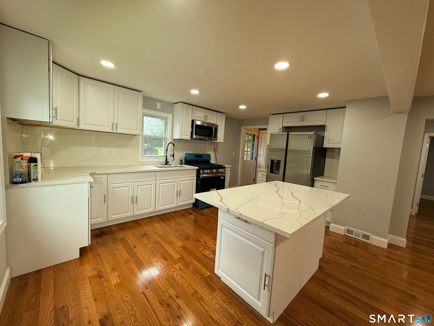 62 Mowry Avenue Photo 15
