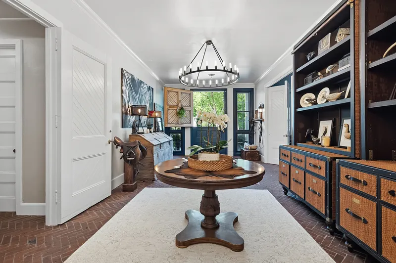 269 West Lane Photo 6