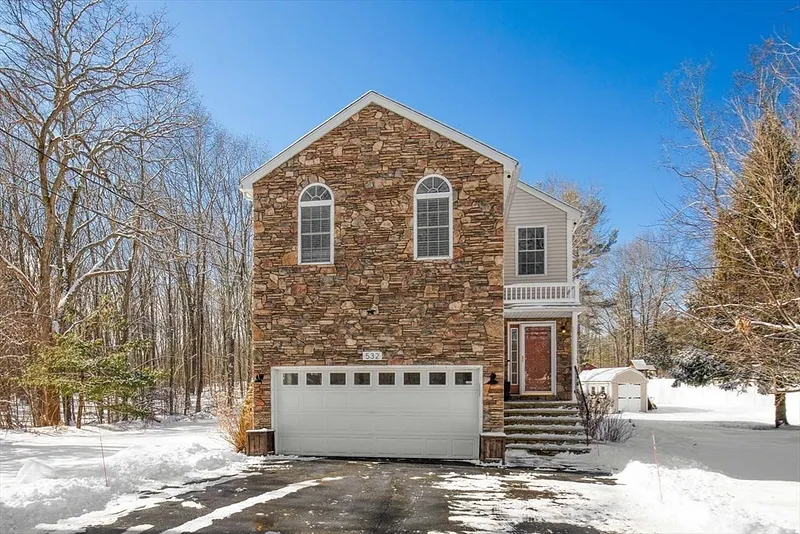 532 Forest St Photo 1