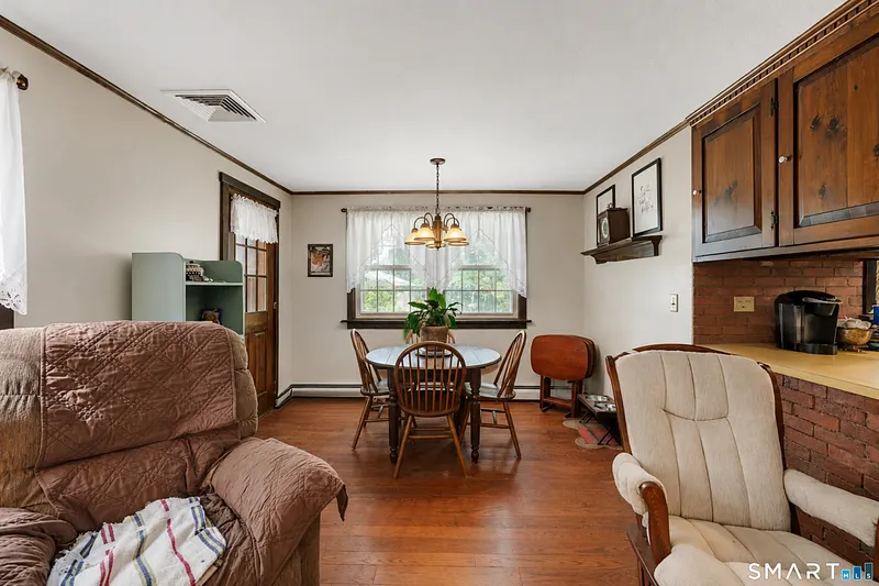 Suffield Single Family Photo 19
