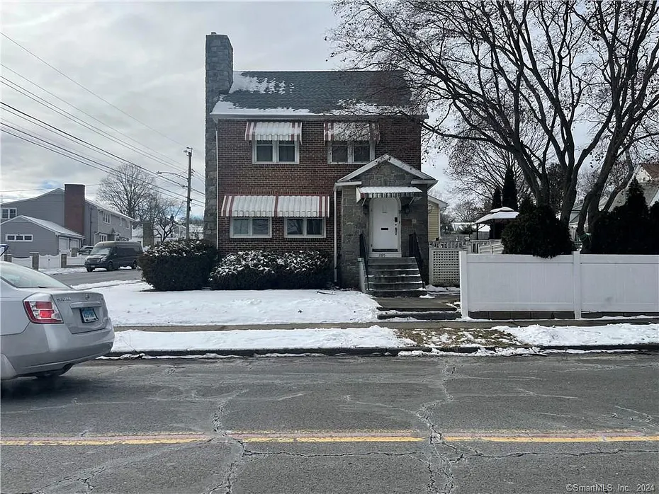 1095 Wayne Street Photo 1