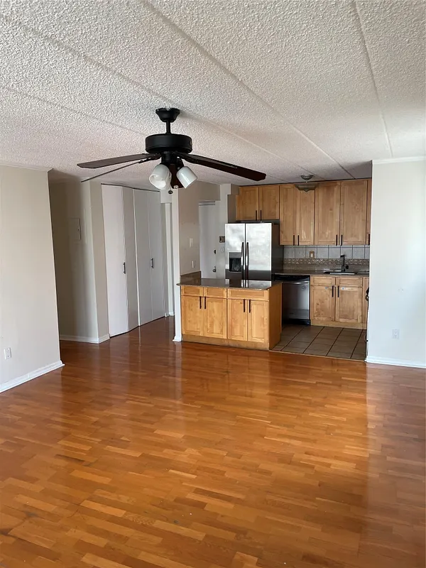 3220 Fairfield Avenue  #6D Photo 10