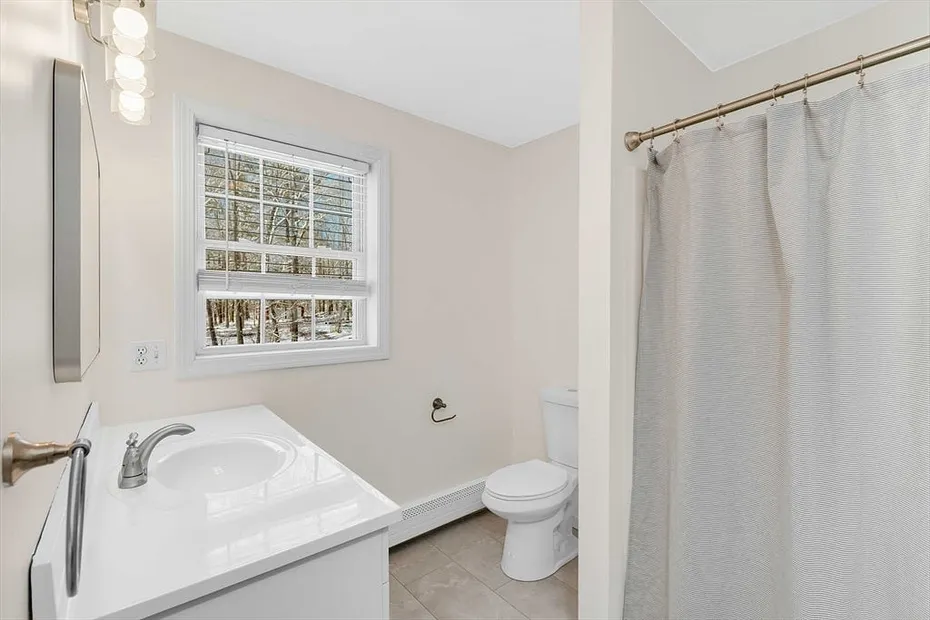 532 Forest St Photo 18