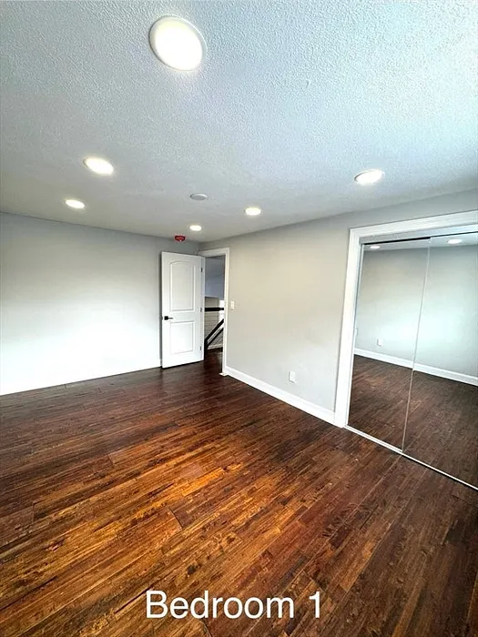 76 Foster St Photo 17