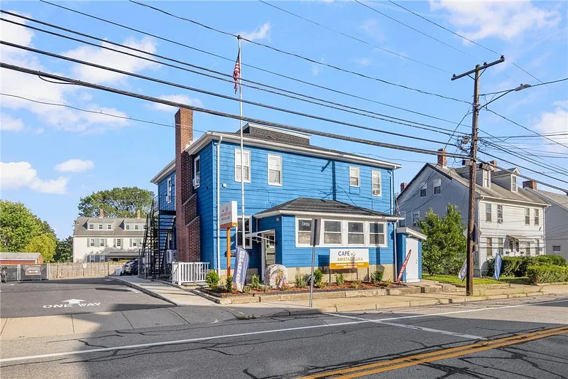 681 Providence Street Photo 3