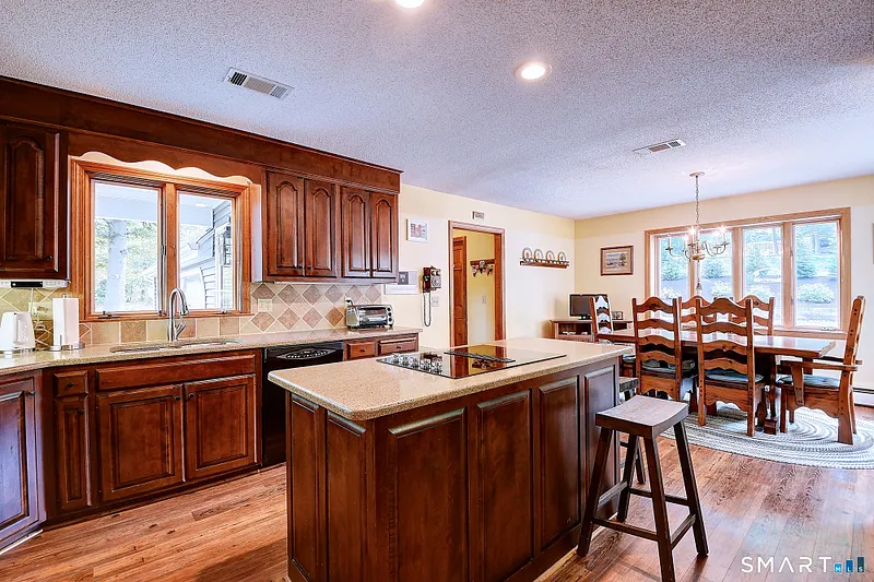 6 Smithbrook Terrace Photo 7