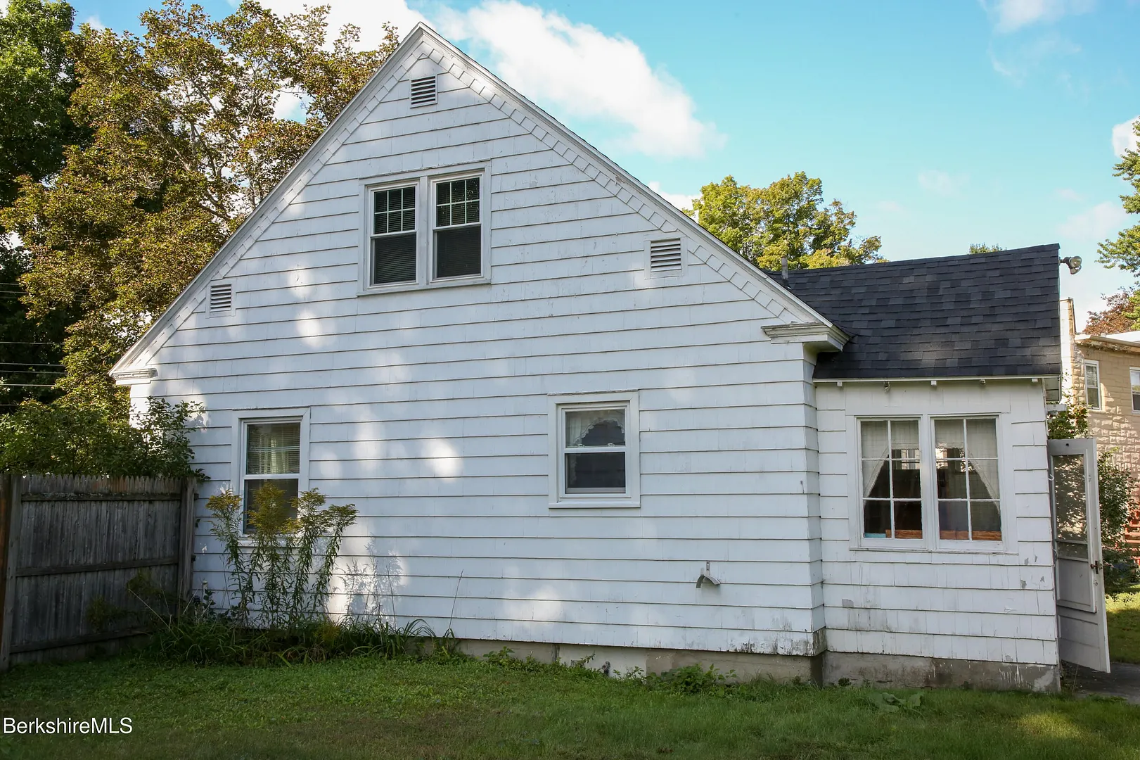 421 Elm St Photo 27